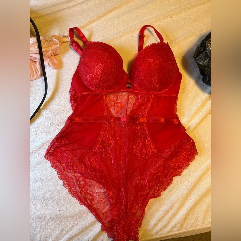 Fashion nova lace bodysuit
